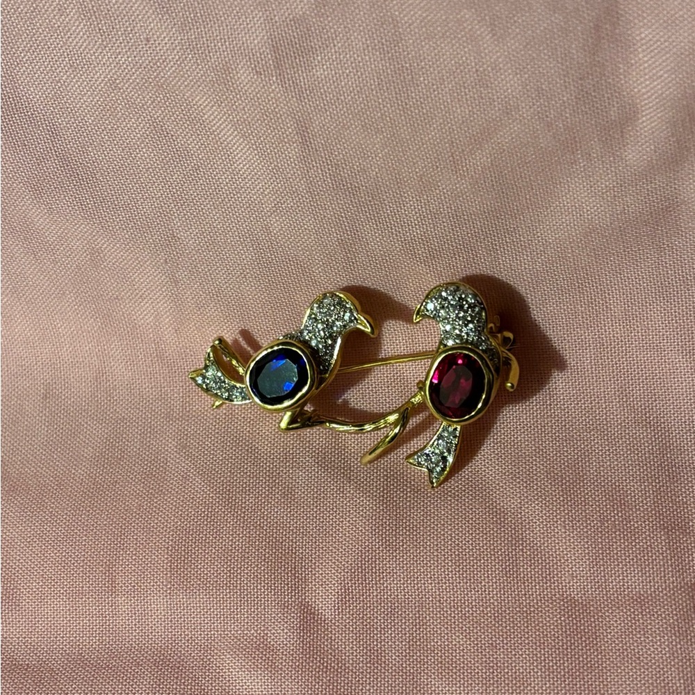Elegant Vintage Goldtone Lovebird Brooch with Blue and Red Accents